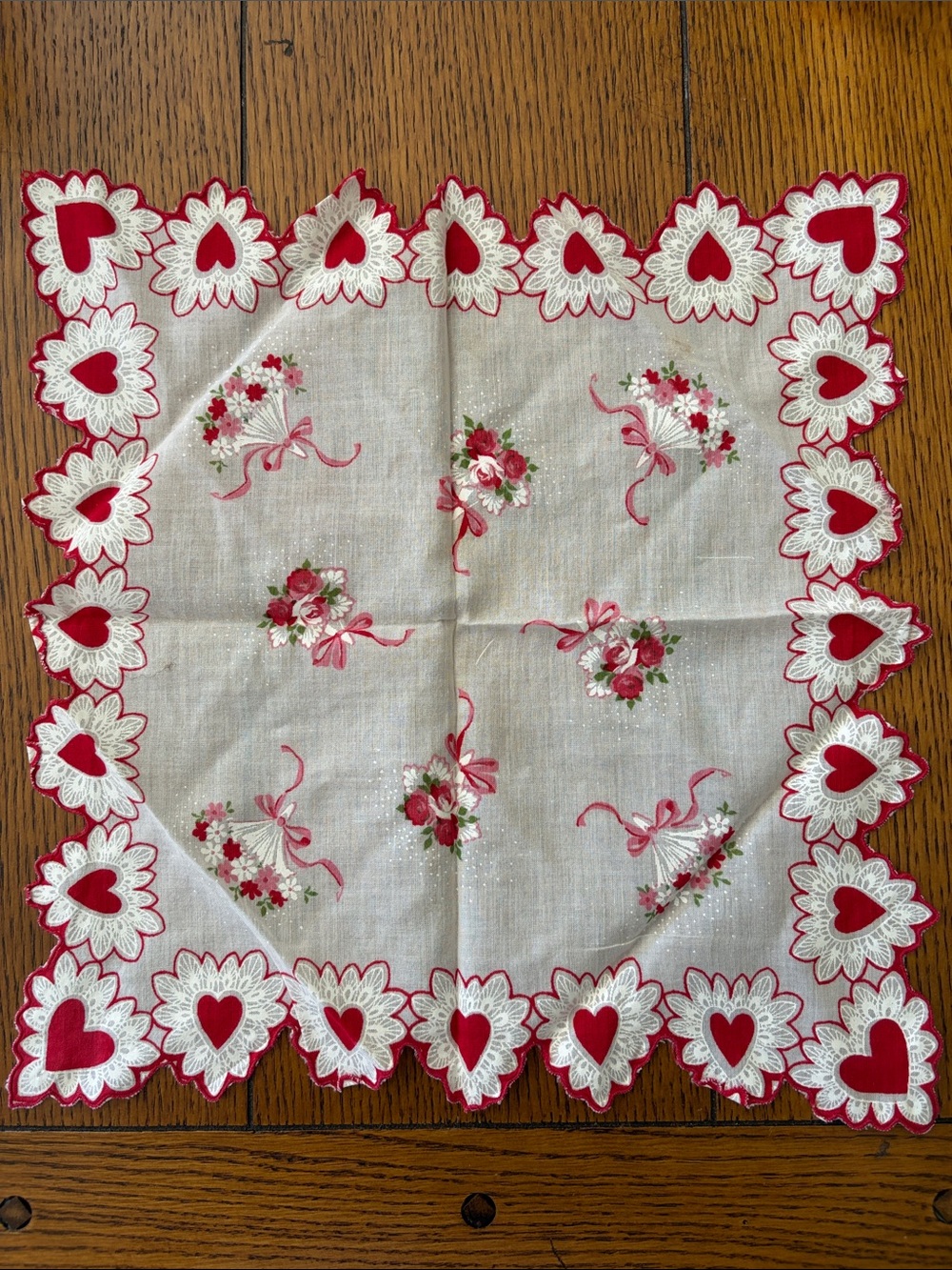Vintage Heart/Floral Table Linen